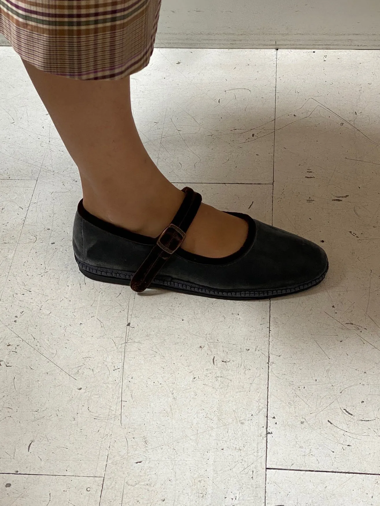 The Bb Shoe - Velutto Antricite with Cioccolato Trim