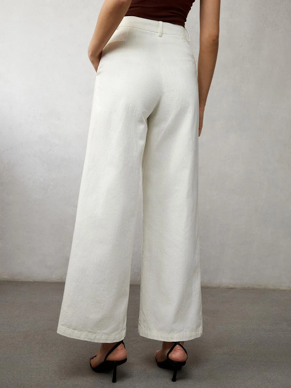 Women's High-Waisted Wide Leg Jeans: Elegant & Comfortable